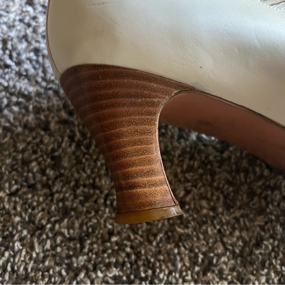 Stuart Weitzman Vintage leather booties, cream, 2.5”kitten heel, size 10 narrow - Picture 7 of 13